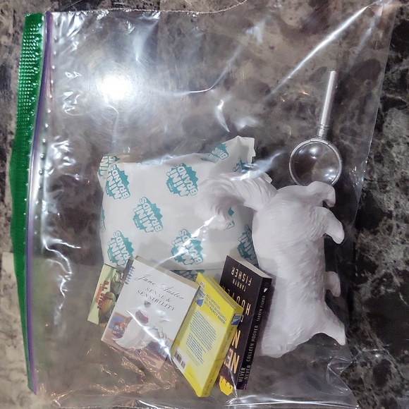 Zuru Mini Brands Books Set - Picture 3 of 3